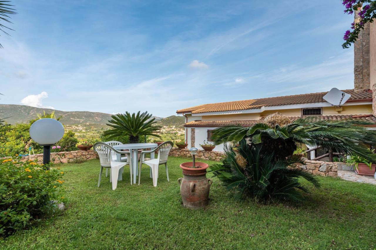 Appartamento Chia Grande Exterior foto